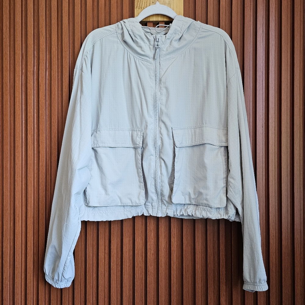 Fabletics Ripstop Cropped Cargo Jacket - Picture 3 of 10